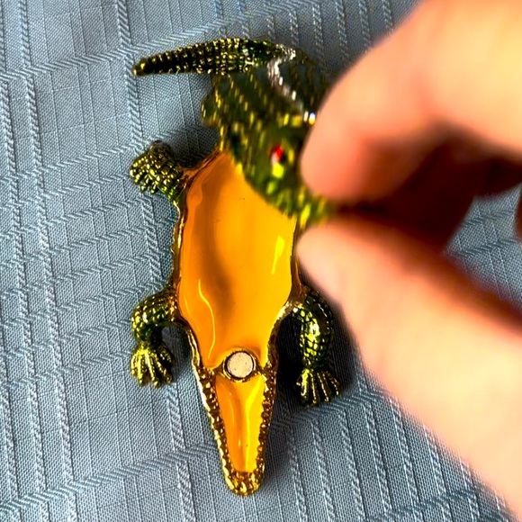 Jeweled alligator trinket box - Picture 4 of 7